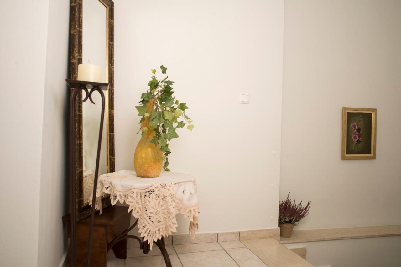 Maisonette With Garden In The Heart Of The Historical Kalamata Center Экстерьер фото