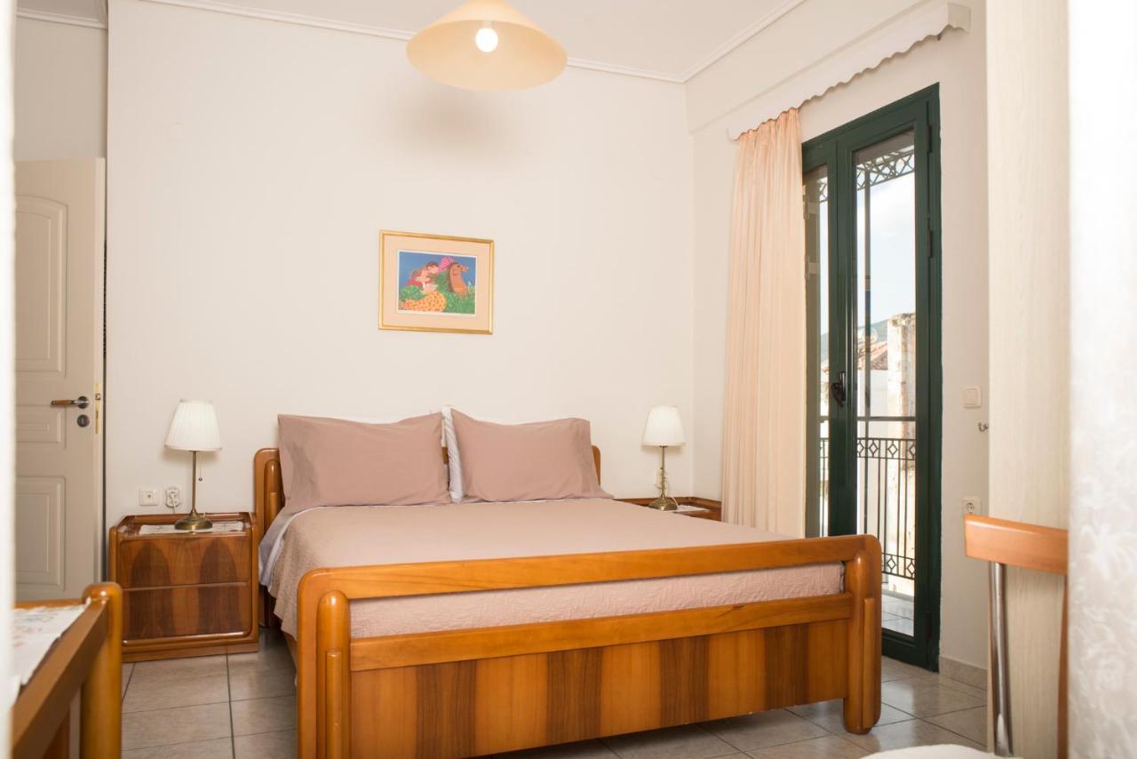 Maisonette With Garden In The Heart Of The Historical Kalamata Center Экстерьер фото