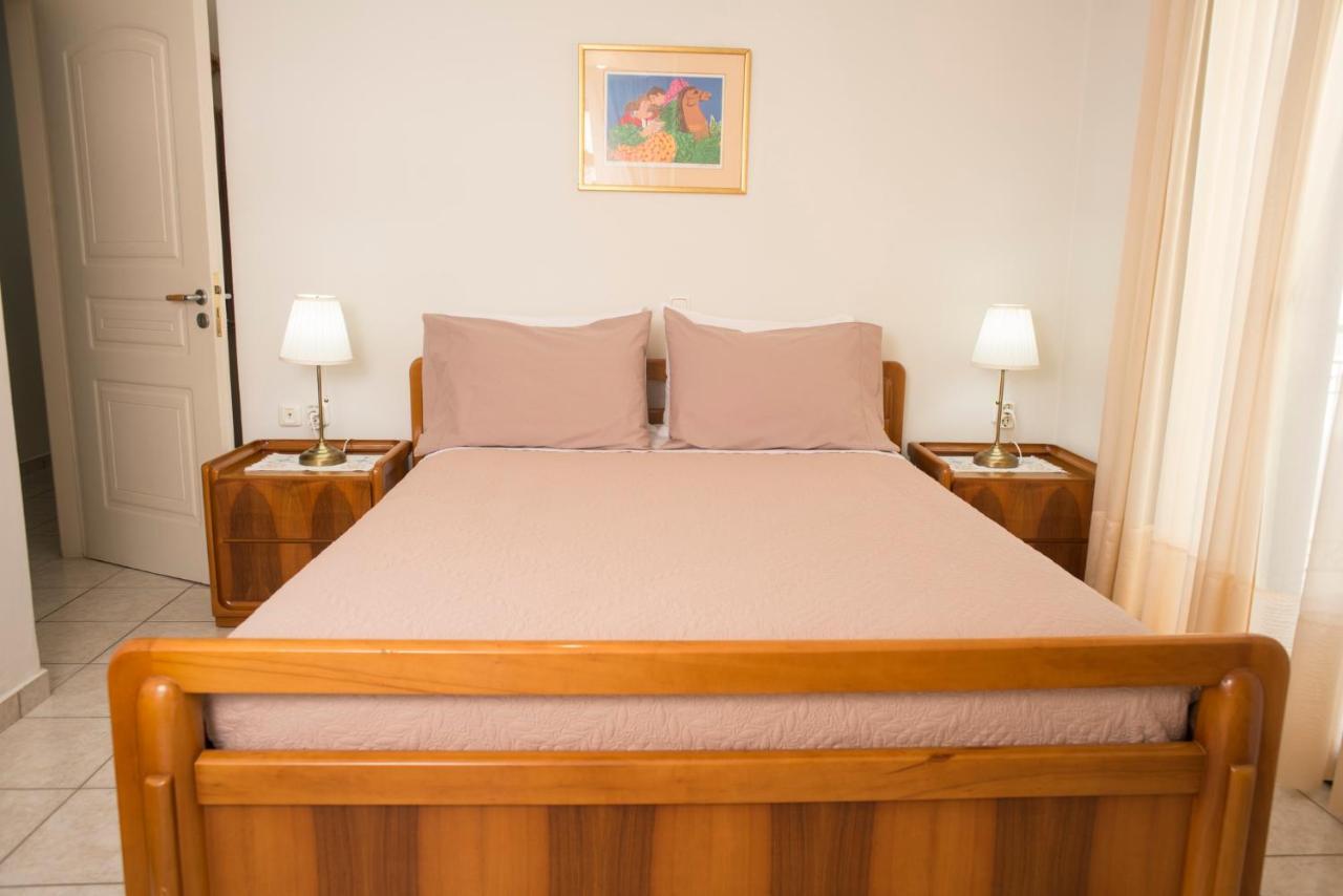 Maisonette With Garden In The Heart Of The Historical Kalamata Center Экстерьер фото