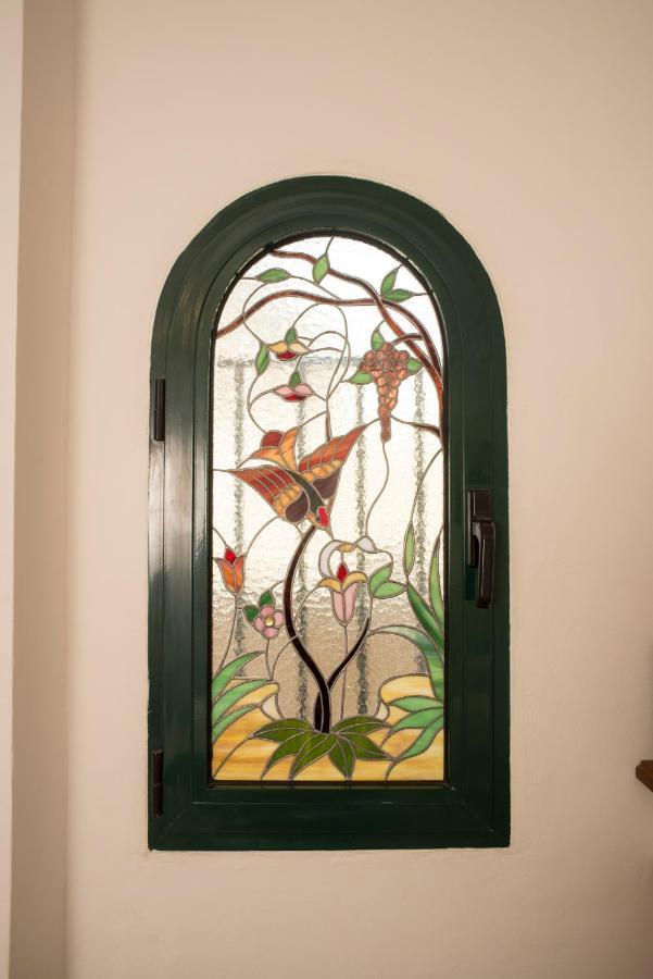 Maisonette With Garden In The Heart Of The Historical Kalamata Center Экстерьер фото