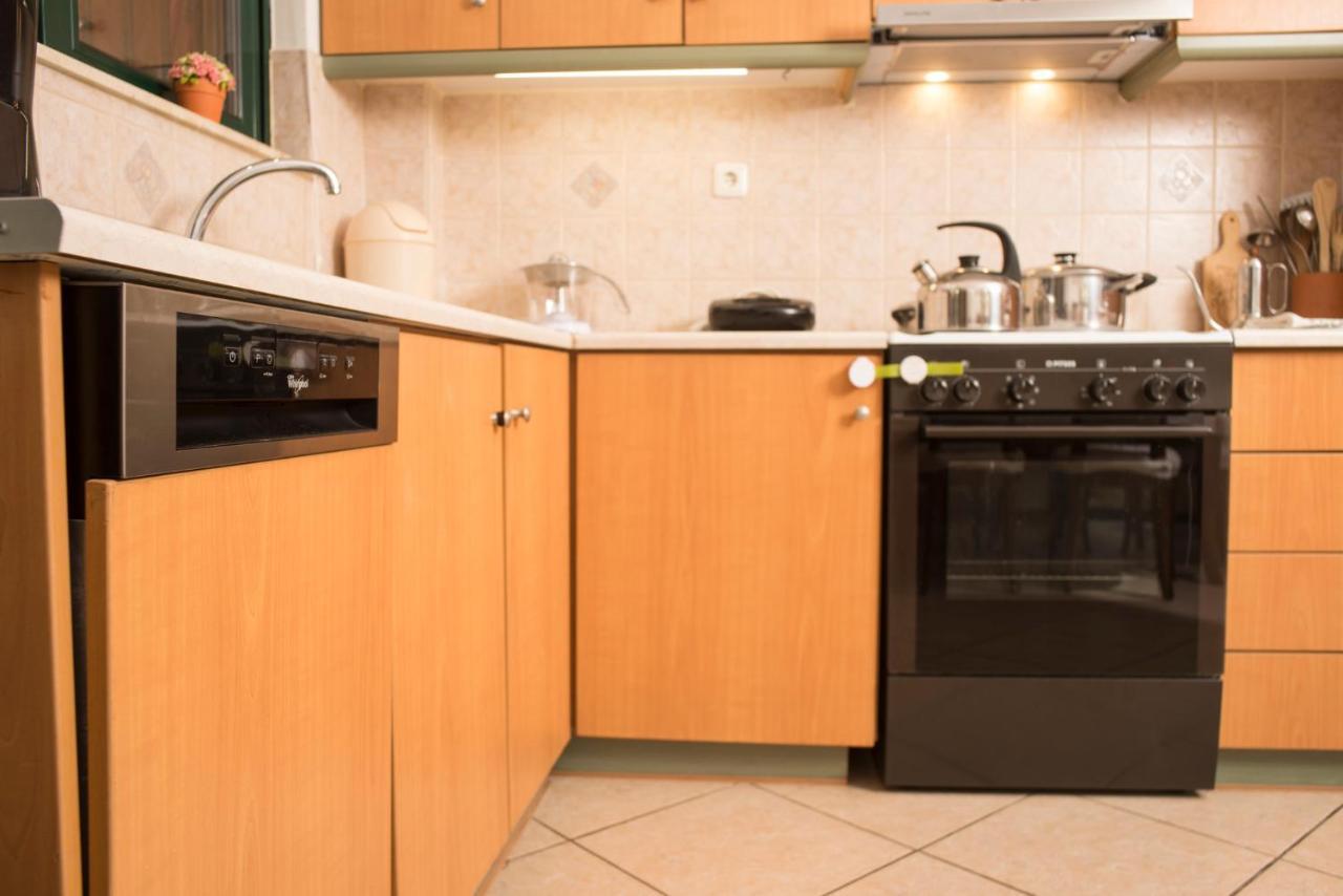 Maisonette With Garden In The Heart Of The Historical Kalamata Center Экстерьер фото