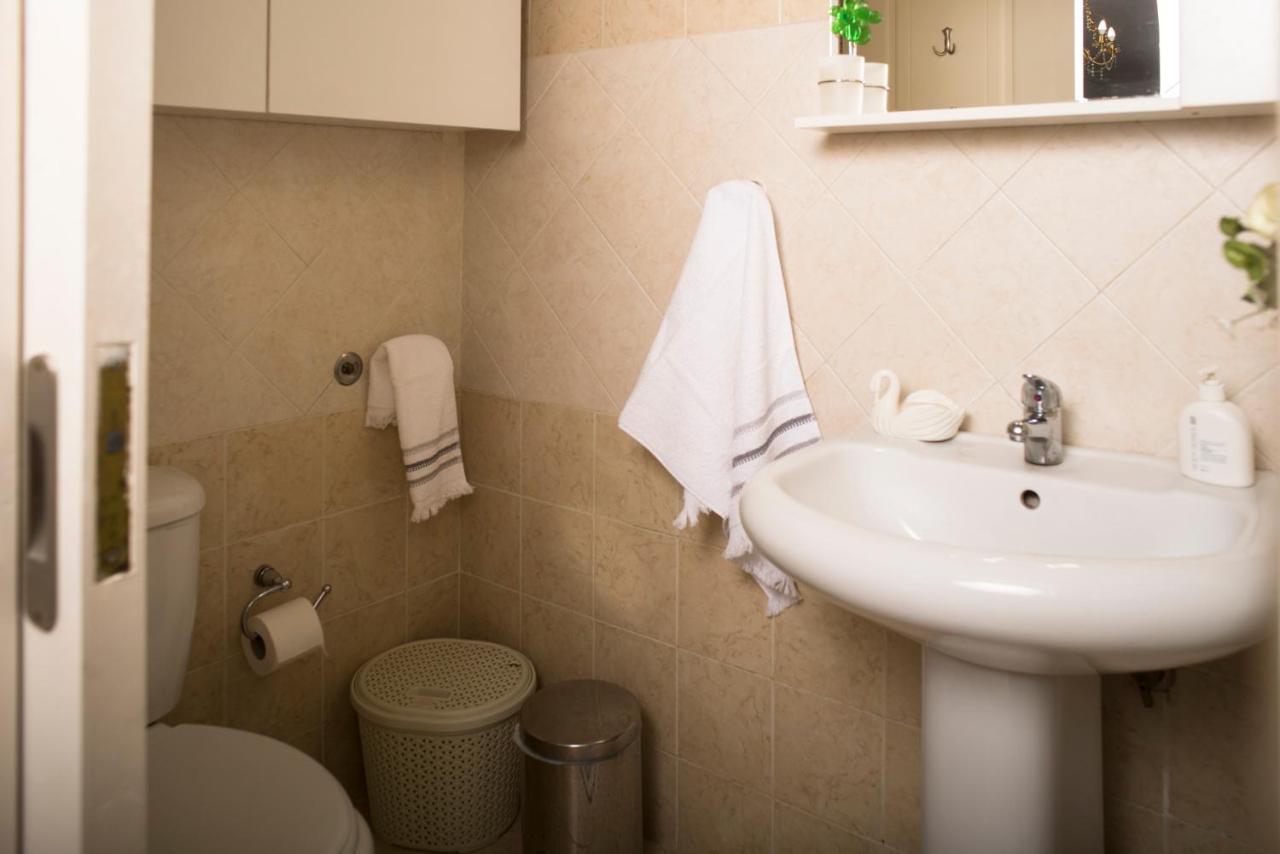 Maisonette With Garden In The Heart Of The Historical Kalamata Center Экстерьер фото
