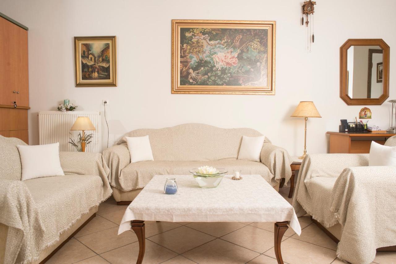 Maisonette With Garden In The Heart Of The Historical Kalamata Center Экстерьер фото