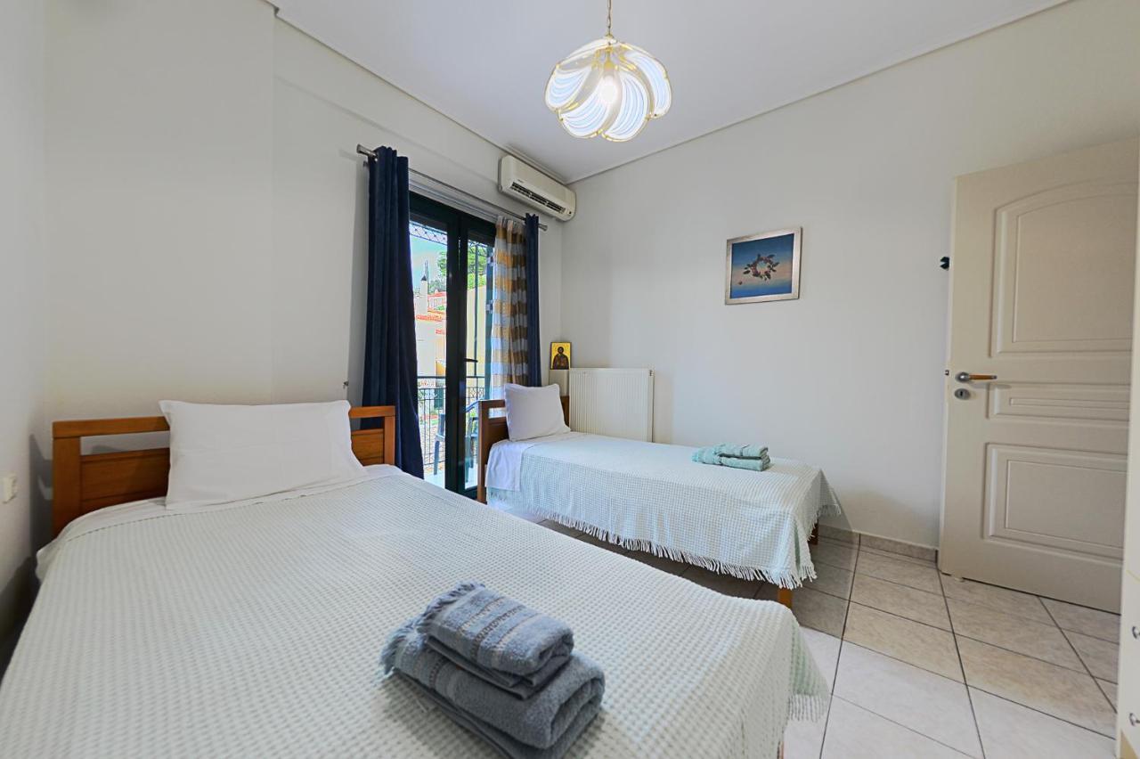 Maisonette With Garden In The Heart Of The Historical Kalamata Center Экстерьер фото