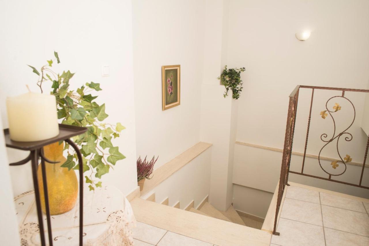 Maisonette With Garden In The Heart Of The Historical Kalamata Center Экстерьер фото