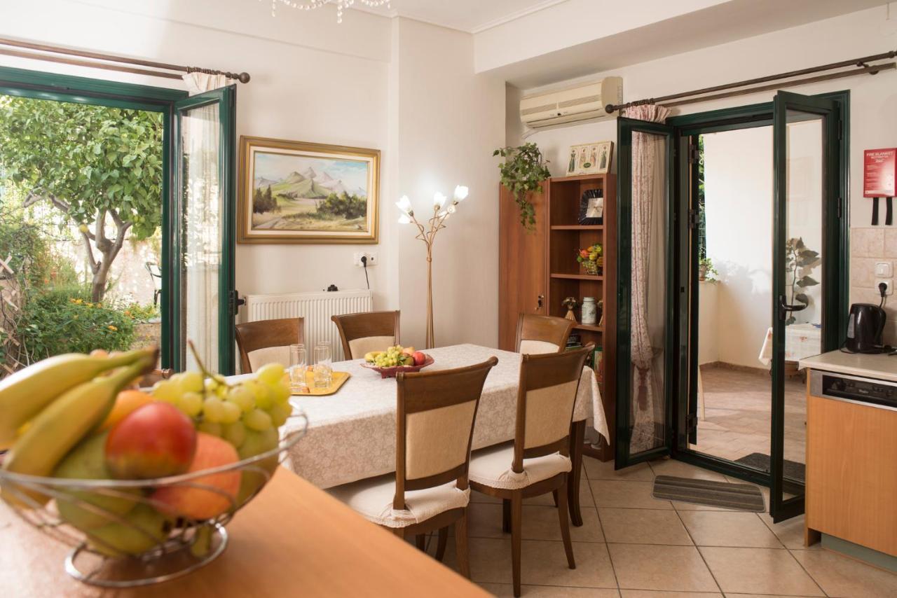 Maisonette With Garden In The Heart Of The Historical Kalamata Center Экстерьер фото
